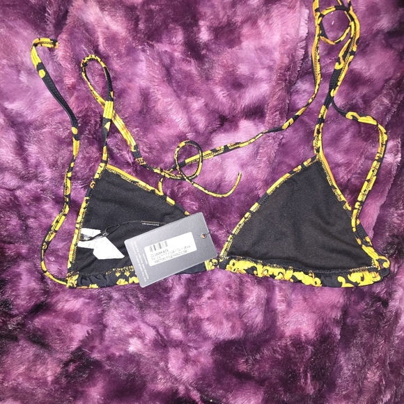 Pretty Little Thing Black Chain Print Triangle Bikini Top NWT Size 10 - Picture 3 of 5